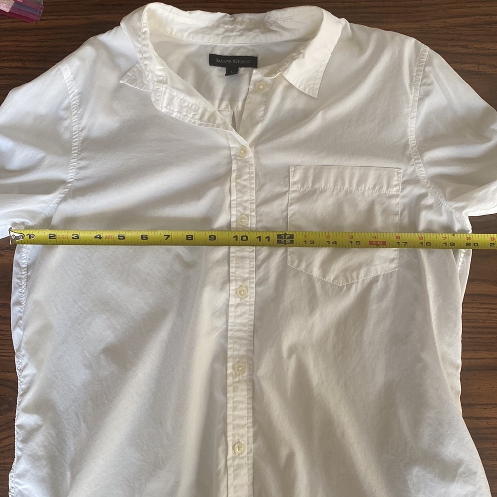 06:09- Banana Republic Button Down Shirt - Picture 10 of 15